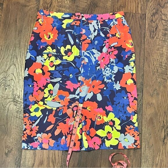 LOFT Multicolor Floral Skirt size 4 - Picture 7 of 7
